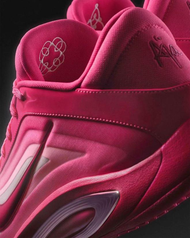 」突然发布！搭载「全新缓震科技」！新利体育18Nike「巨星签名鞋